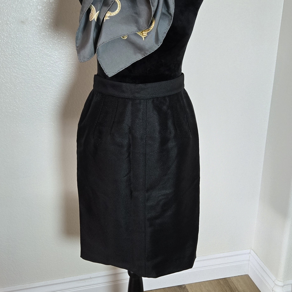 Dolce & Gabbana Classic Black Pencil Skirt